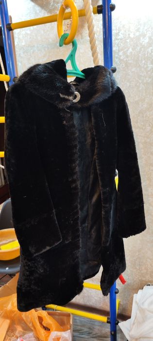 Продам шубу snow fox