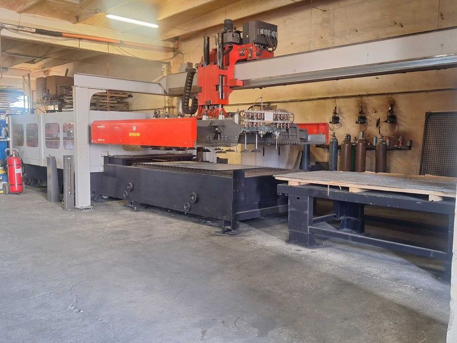 Laser CO2 Bystronic bysprint 3015 (3kw,model 2002)complet echipat