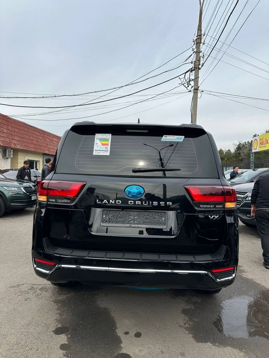 Tayota Land Cruiser Prado 300 VX Srochni sotiladi