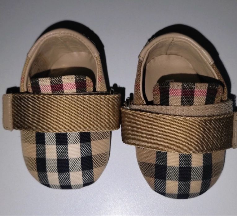 Incaltaminte bebelus originala noua Burberry