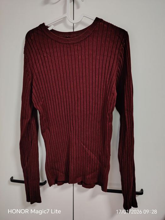 Тънко пуловерче Бордо и топъл обемен суичър райе