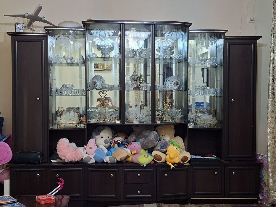 Стенка  для гостиной комнаты