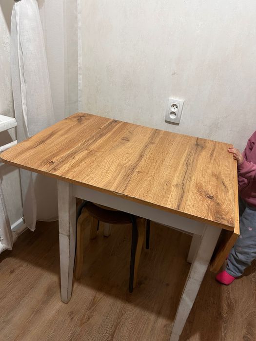 Стол для кухния и стеллаж