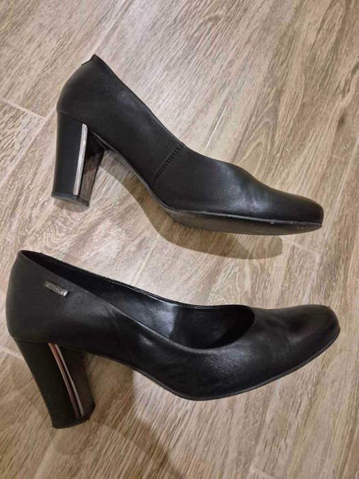 Обувки естествена кожа Lasocki
Номер 38
Височина ток 7.5см