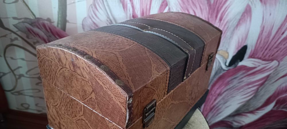 Декоративна кутия, кожена