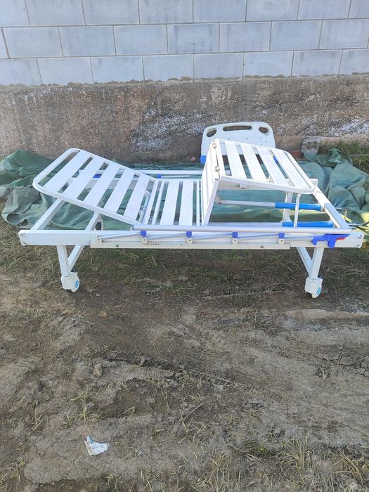 Кровать медицинский