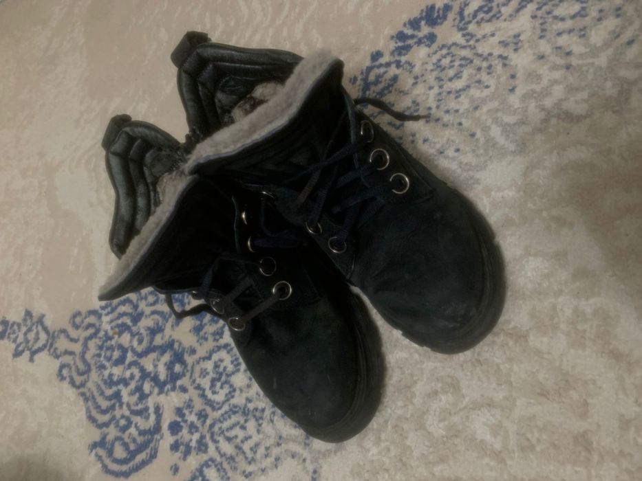 Продается ботинки