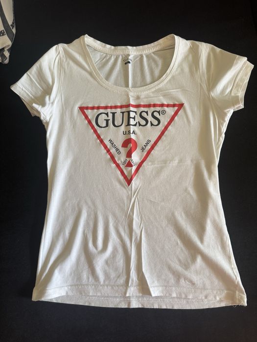 Тениска с къс ръкав на Guess