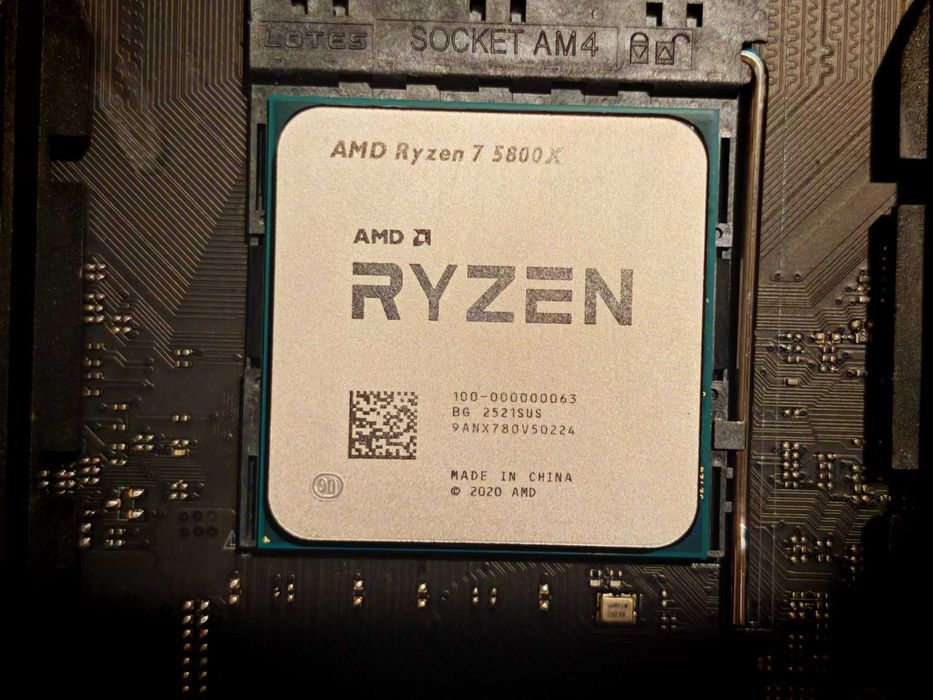 ASUS ROG STRIX B550-F GAMING + RYZEN 7 5800X 8-Core (4.7 GHz ) AM4