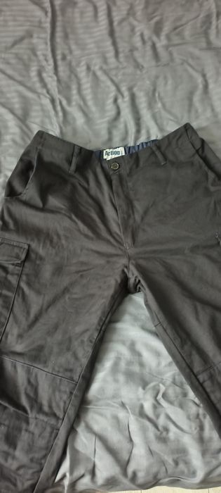 Pantaloni băieți (4 perechi) mărimi M și L, stare foarte bună!!!