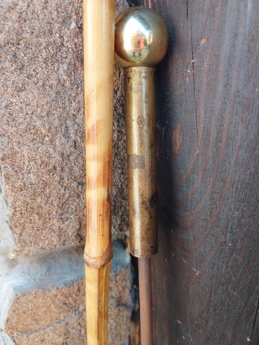 Стар бастун с острие.