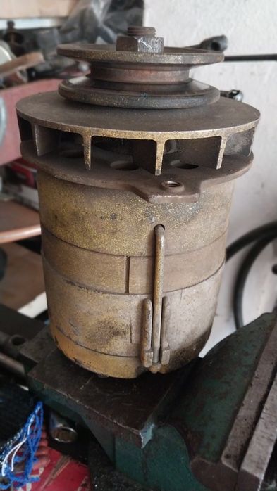 Генератор  24 вольт  на трактор с двигателем Д-160, Д-170 маде СССР