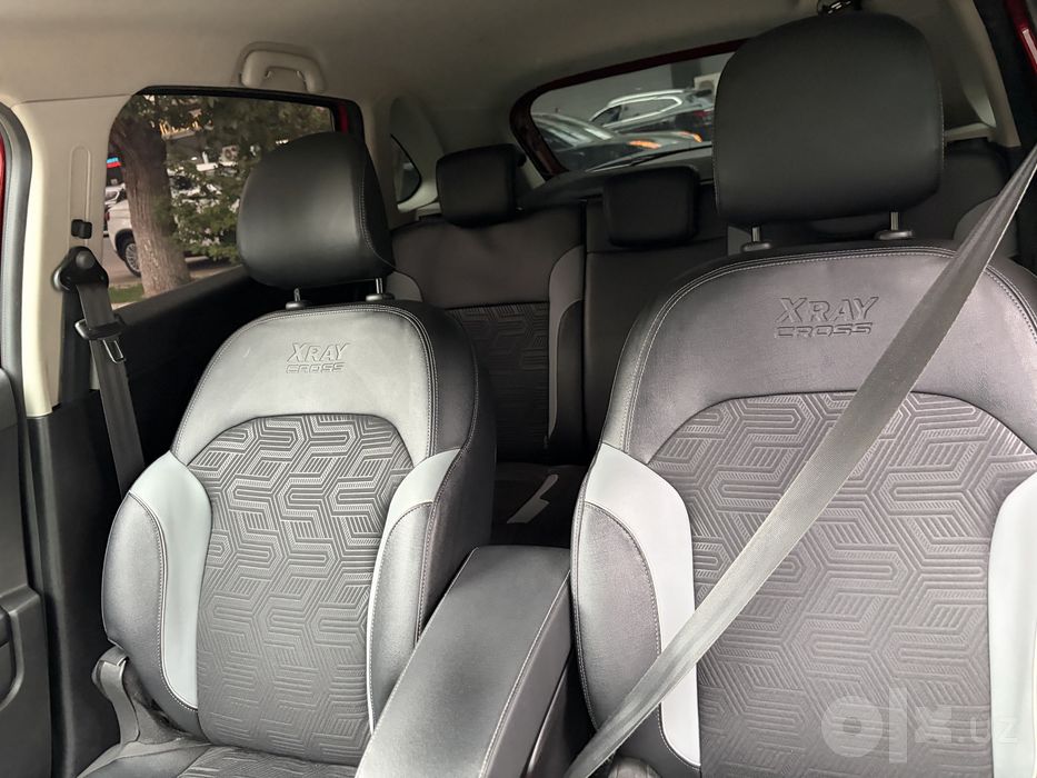 Lada XRay Cross 2019