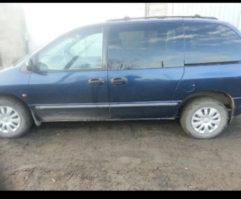 Продам Chrysler Voyager 2000г.
