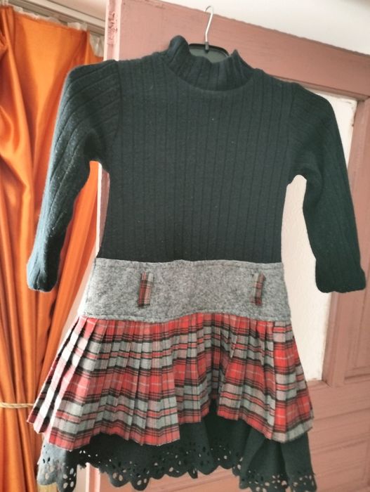 Rochita fetița Zara 5-6 ani