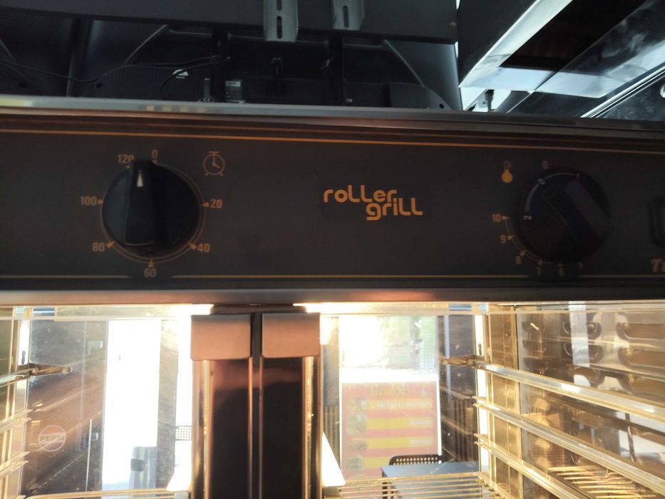 Vitrina Caldă roller grill