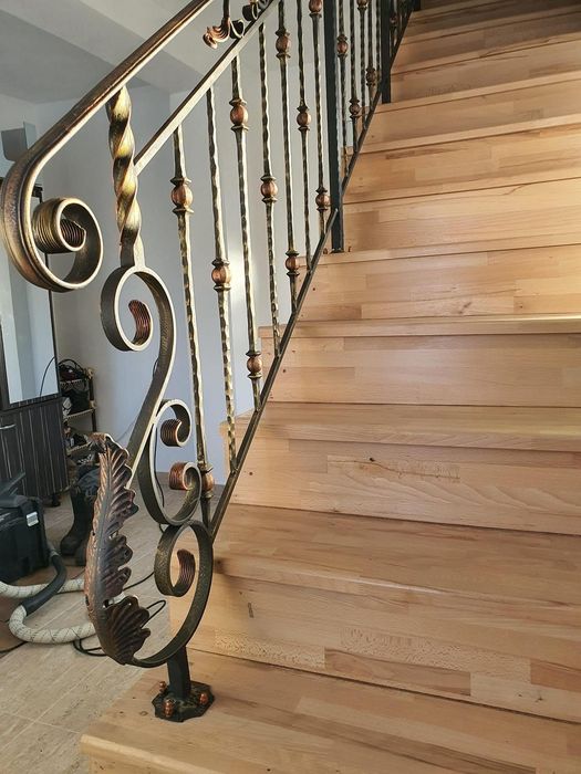 Porti,garduri,scari metalice, balustrade, confecții metalice, suduri a