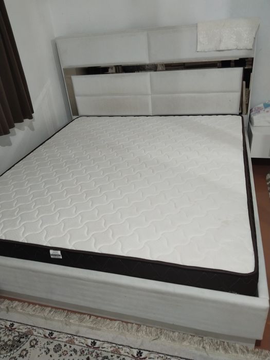 Спальныи гарнитур в комплекте