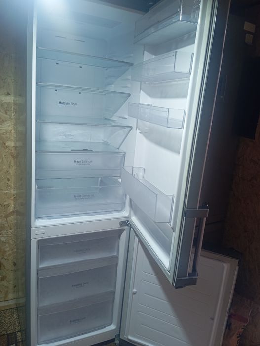 Продам холодильник LG высота 2М