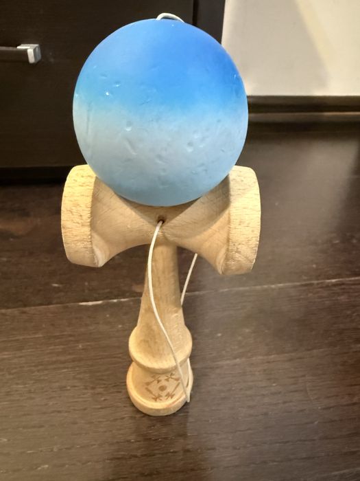 Kendama de vanzare