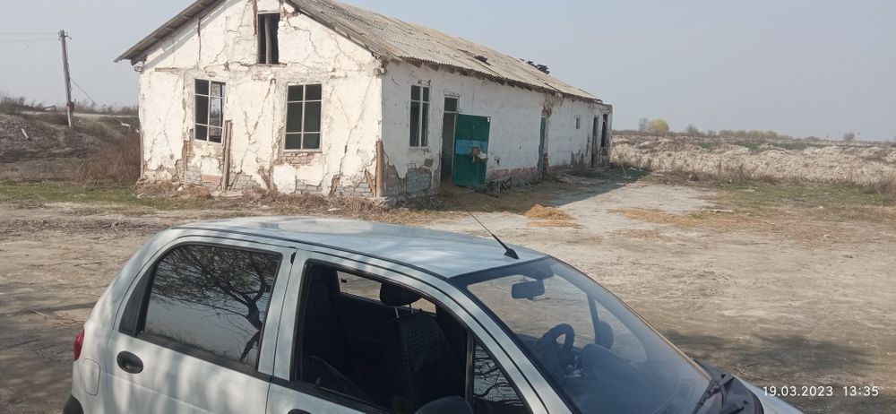 Шийпон сотилади майдони 40 сотих сув ва электр бор