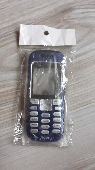 Vând  carcasă cu tastatură noua Sony Ericsson j220c