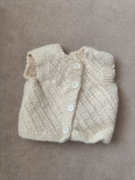 Плетени бебешки дрехи
