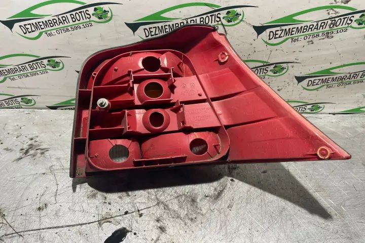 Lampa / Tripla stop stanga pe aripa Volkswagen VW Golf 2000