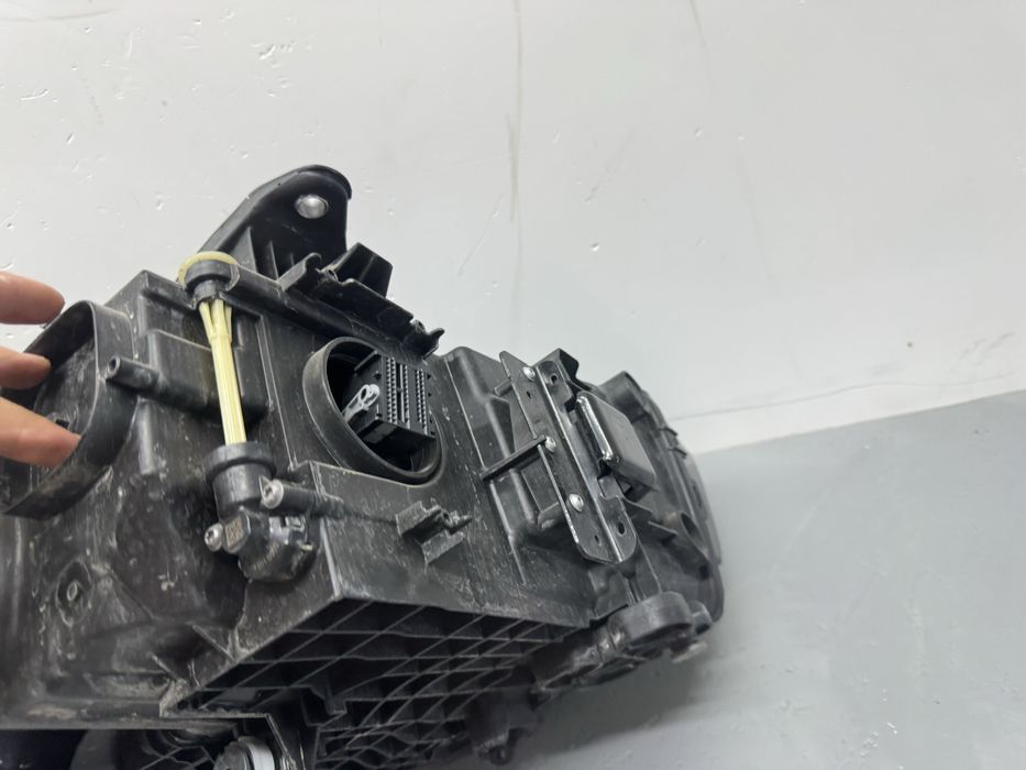 Far bmw G70 seria i7 full led adaptive 2023-2025 stanga