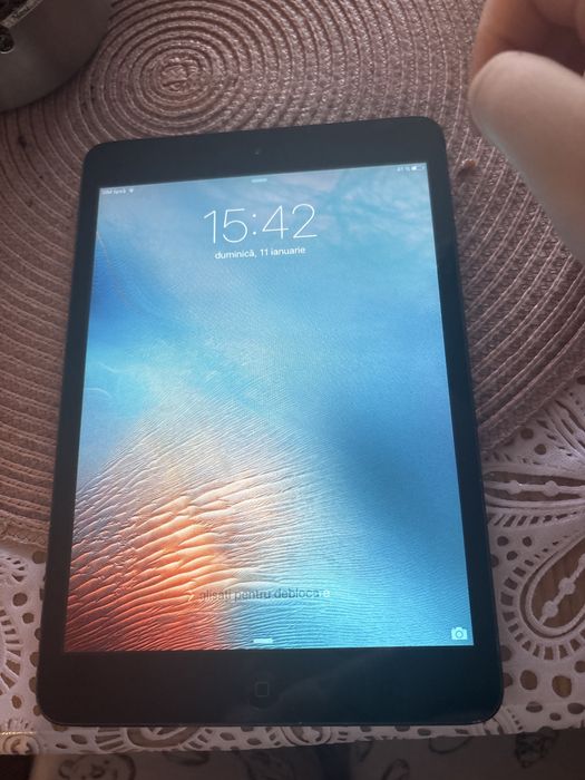 Vand tableta pentru piese