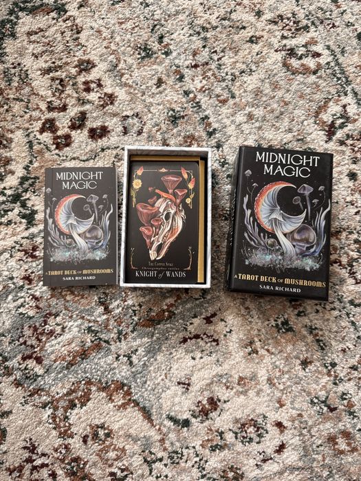 Карти Таро  Midnight Magic A Tarot Deck of Mushrooms by Sara Richard
