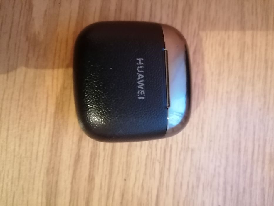 Слушалки HUAWEI. Цена 50лв чисто нови