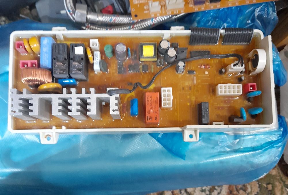 Срочно.Плата на стиральную машинку- автомат "Samsung", 6,7кг.Работает