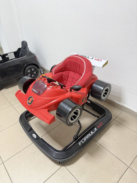 Formula Kid проходилка със звуци и играчки