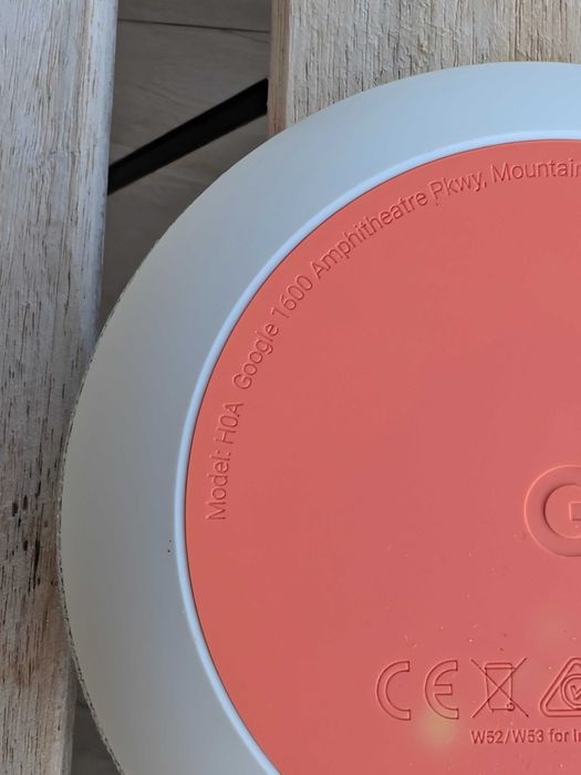 Google Home Mini 1-во поколение H0A – смарт говорител + оригинален захранващ адаптер
