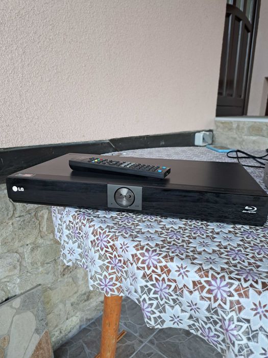 Продавам DVD player LG