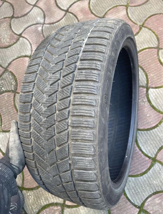 Anvelope 2buc 225/45r18 Iarna, 2buc 235/35r20 vara, 4buc 225/40r18