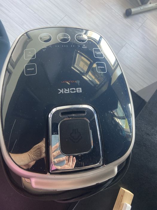 Multicooker BORK cu inductie