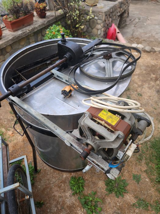 Центрофуга за мед, ханеманова решетка и количка за пренасяне