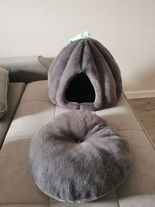 Плюшевый домик для питомца