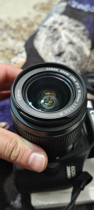 Фотоаппарат Canon EOS 2000D