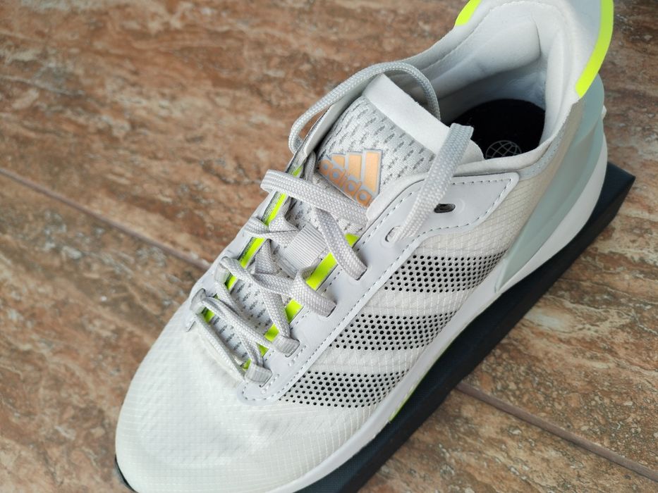 Маратонки Adidas 38