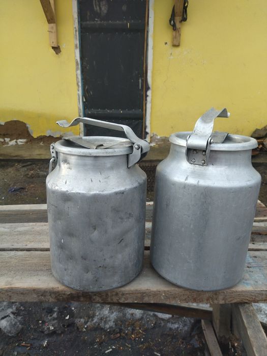 Продаются Бидоны 10л