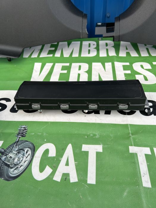 Airbag genunchi BMW G11