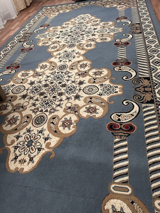 Продам ковер в хорошем состоянии