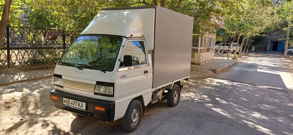 Labo Furgonda yuk tashish