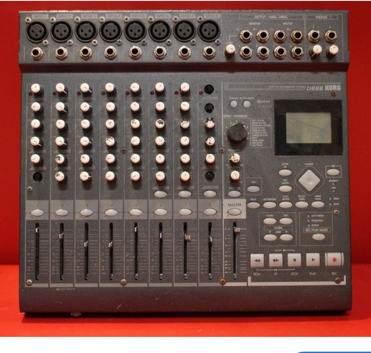 . Цифровой портостудия микшер Korg D888