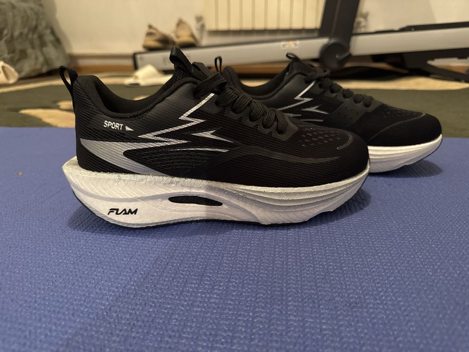 Кроссовки мужский, женский 41 размер,