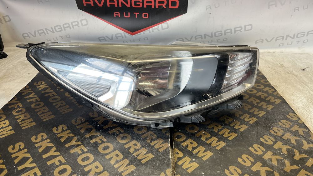 Kia Rio 4 десен фар