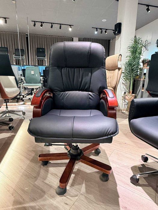 Кресло для офиса и дома -  LUXURY